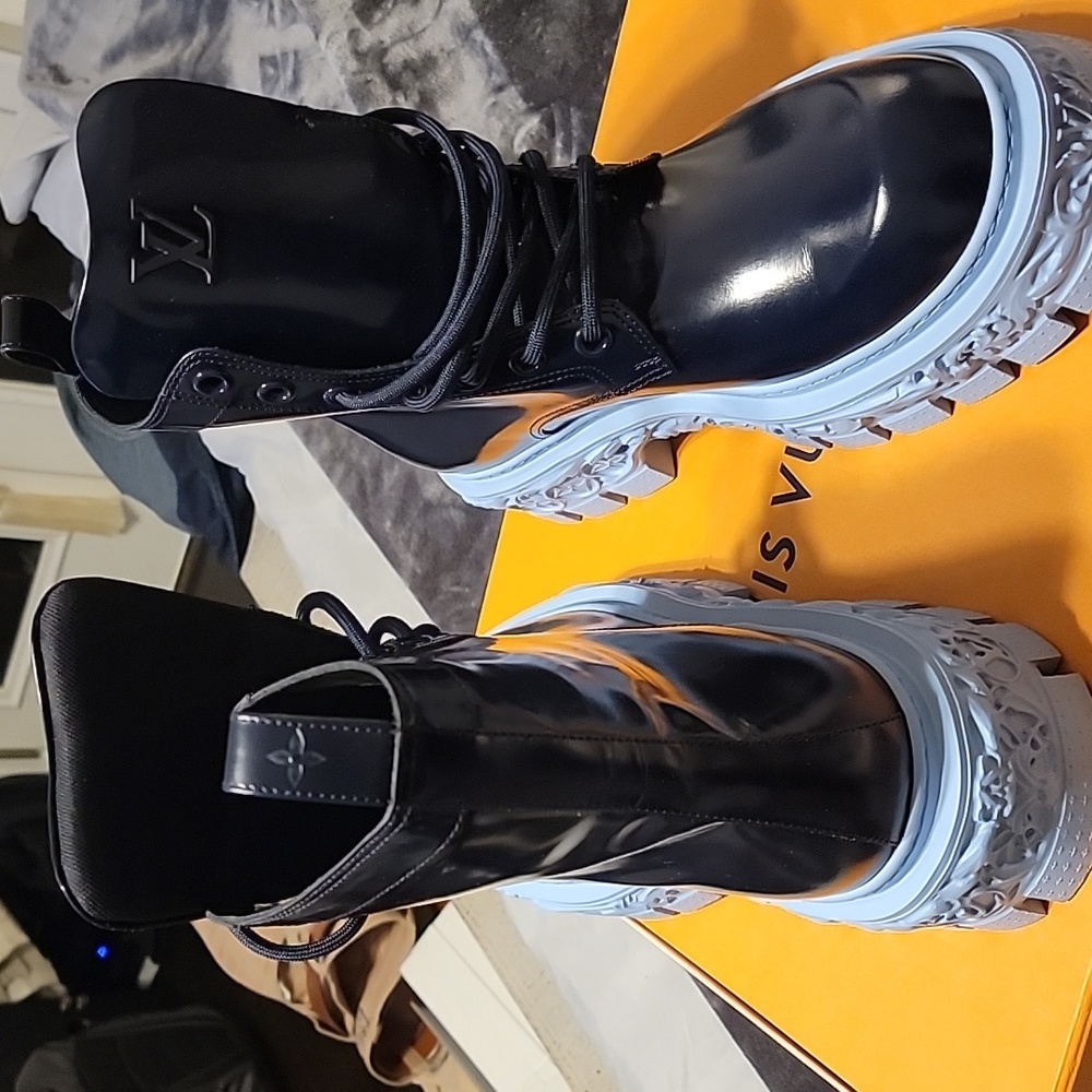 2023 Rare Edition,  limited supply Louis Vuitton Ankle Boots Size 13 - Picture 4 of 5